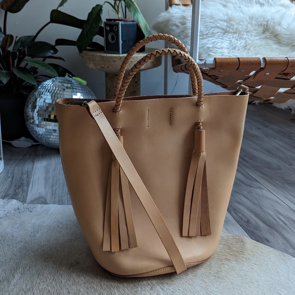 Madewell Austin Bucket Bag in Natural Buff NWOT